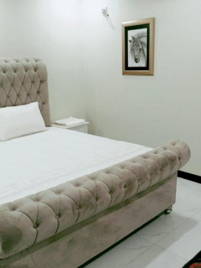 Greenleaf Suites